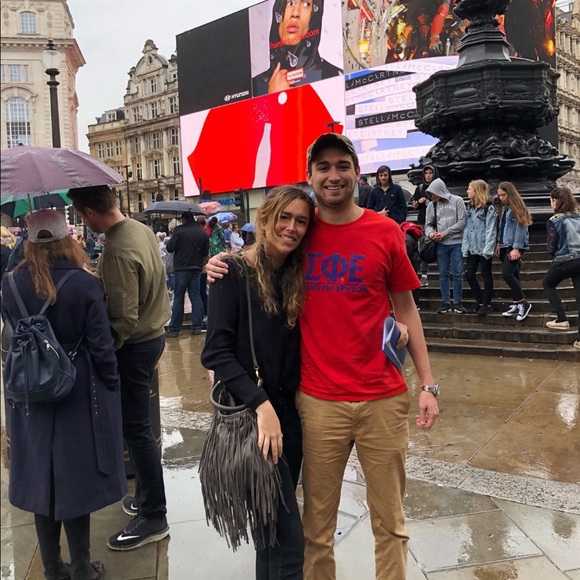 Hi! I’m Taylor :) 🎀 TopRated Seller❣️ - Picture 4 of 7